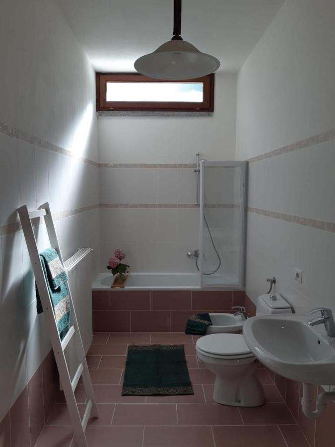 Big Apartment With Lake View And Two Bedrooms Sala Comacina Exterior foto
