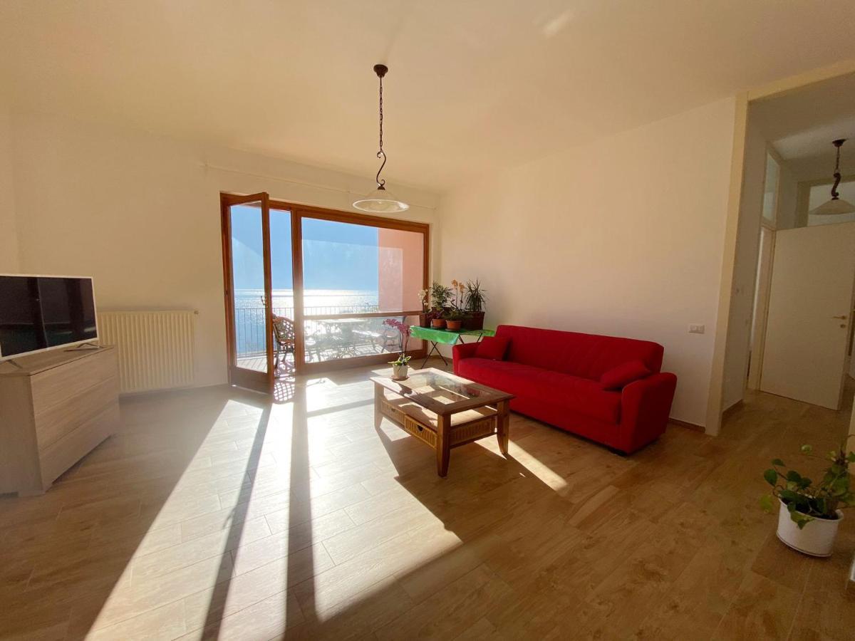 Big Apartment With Lake View And Two Bedrooms Sala Comacina Exterior foto